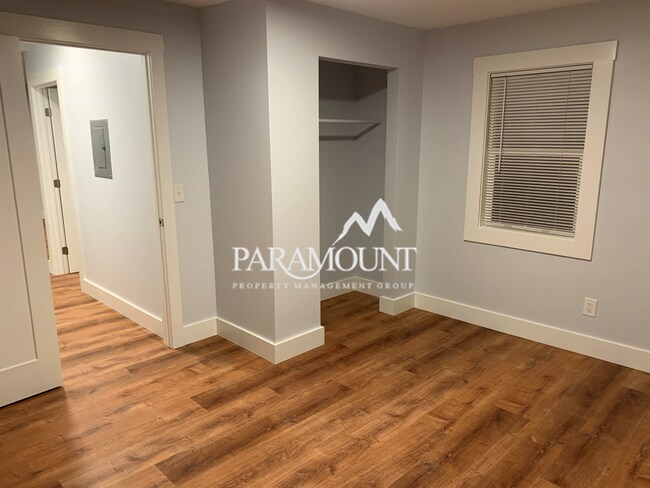 Foto del edificio - Gorgeous Remodeled 2 Bed 1 Bath Bremerton ...