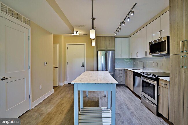 Foto del edificio - 145 Riverhaven Dr