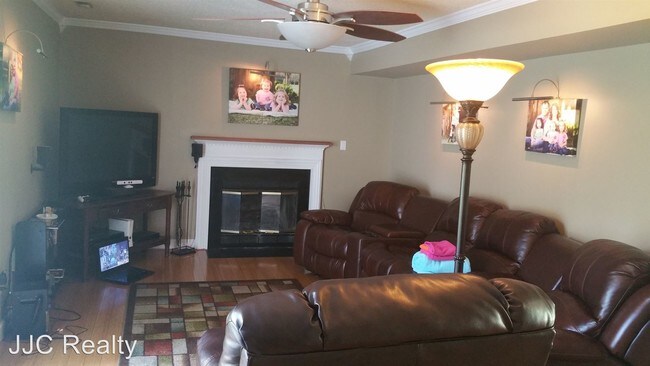Building Photo - 3 br, 2.5 bath House - 6813 Holly Springs
