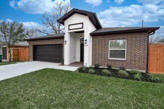 Building Photo - 2139 Counter Point Dr