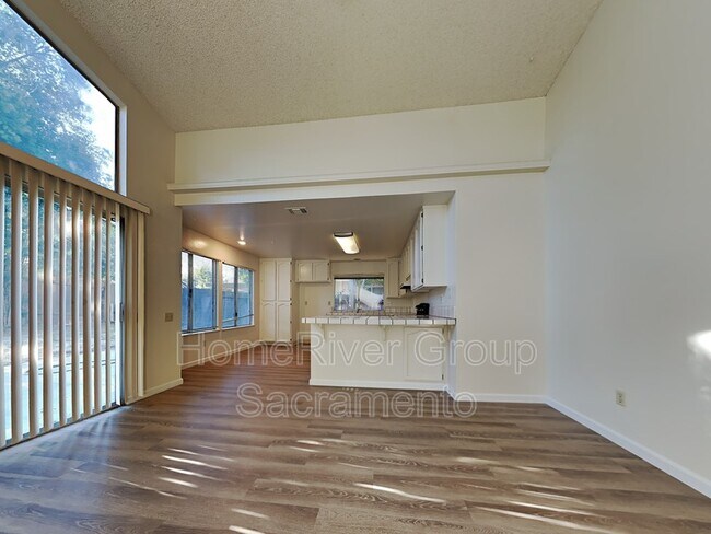 Foto del edificio - 3060 Mill Oak Way