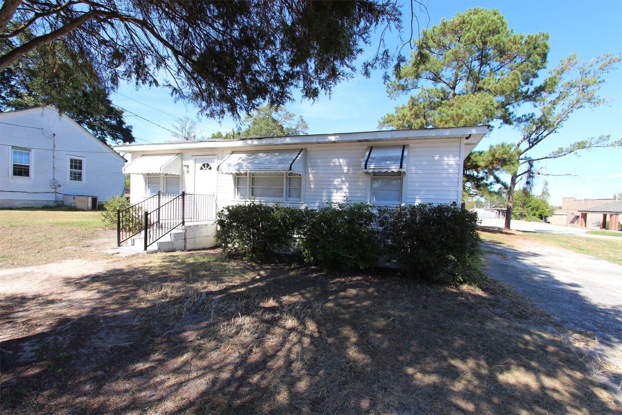 Primary Photo - 2107 Reedale Ave