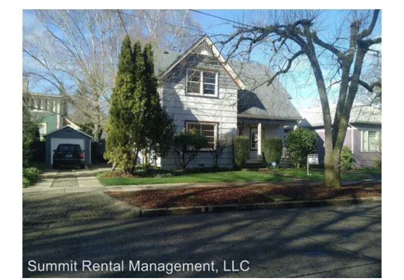 Foto principal - 235 15th St NE