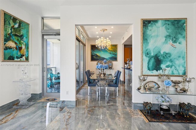 Building Photo - 1425 Brickell Ave