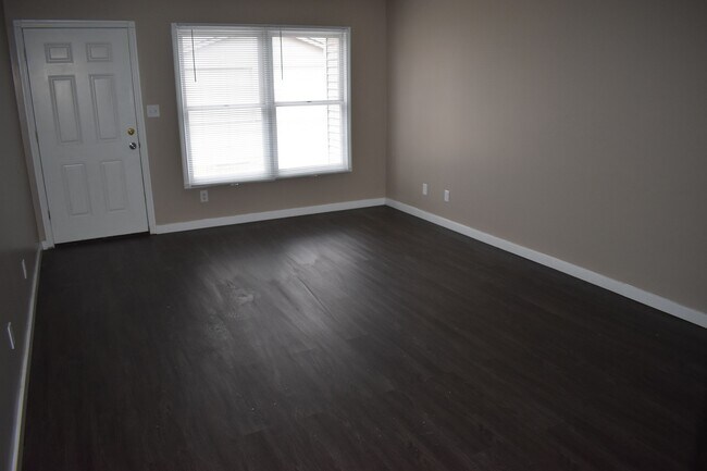 Foto del edificio - 2 Bedroom duplex