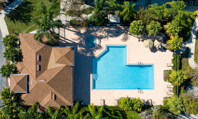 Building Photo - Estates At Lake Cecile