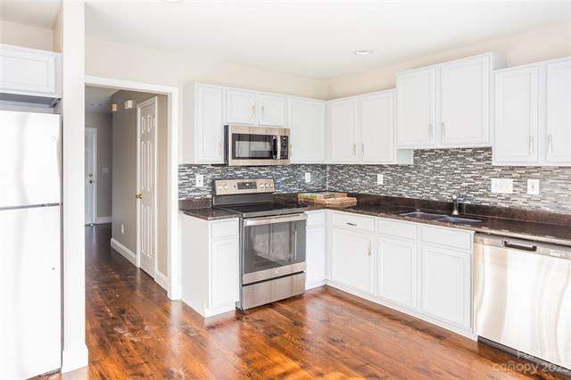 Foto del edificio - 7822 Shiny Meadow Ln