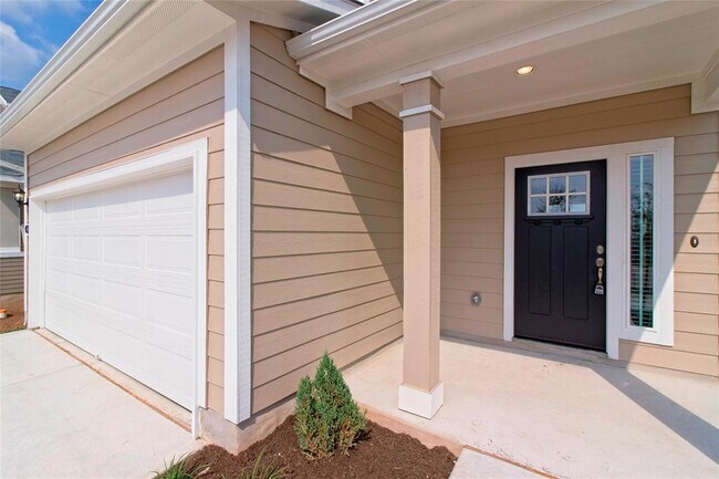 Building Photo - 6613 Wolf Pack Dr