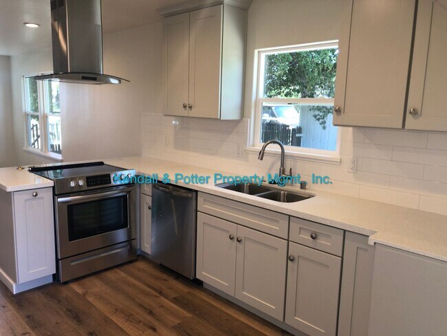 Building Photo - East Lake Ranch, LLC