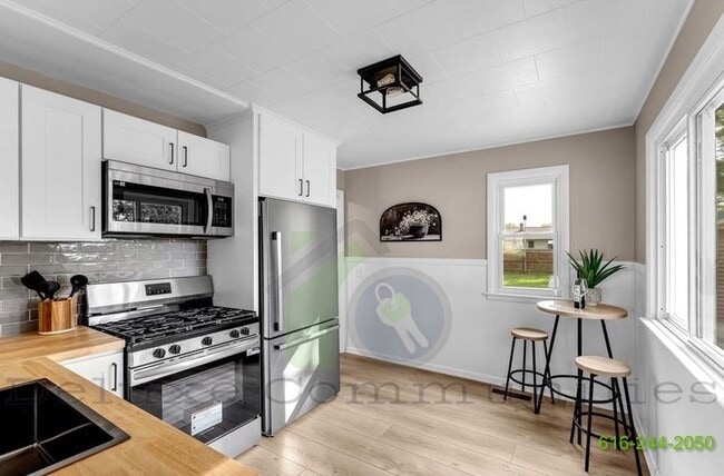 Foto del edificio - Brand New Remodel, Stunning 2 Bed Ranch Home