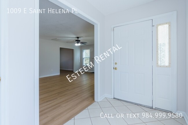 Foto del edificio - 1009 E St Helena Pl