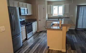 Building Photo - 2540 Ladera Dr