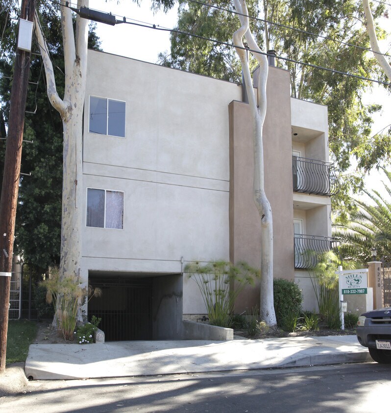Building Photo - 4220 Fair Ave