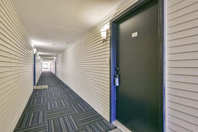 Foto del edificio - 793 Davis Rd