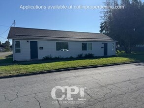 Building Photo - 710 Cedar St