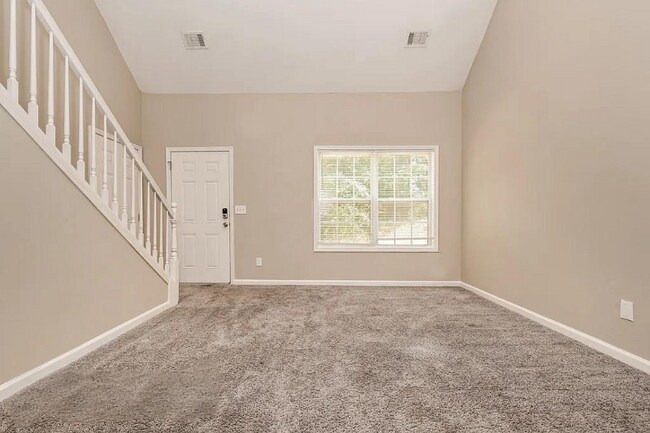 Foto del edificio - 225 Riverbend Dr