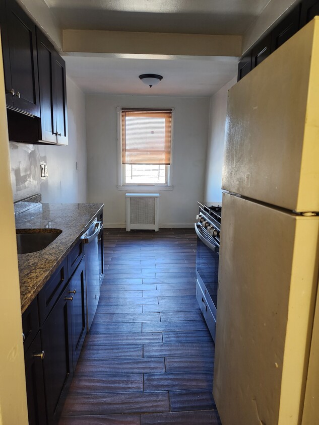 Kitchen - 21421 47th Ave