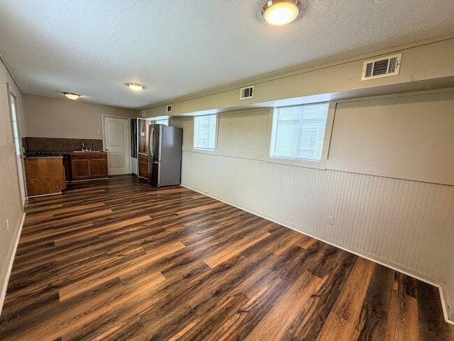 Building Photo - Affordable 1 BR, 1 BA Mobile Home on a Private Lot in Sulphur, LA