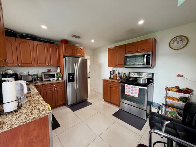 Building Photo - 2780 SW 90th Ave