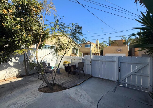 Foto del edificio - Cozy 2BR with Serene Courtyard Escape