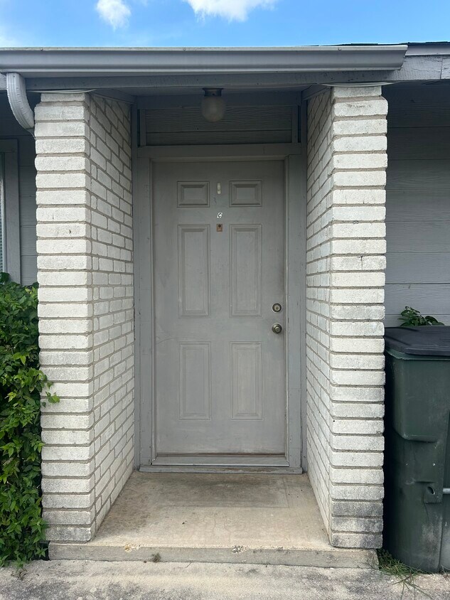 Primary Photo - 1307 Willow Springs Rd