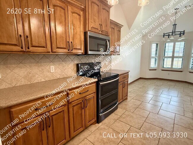 Foto del edificio - 2620 SE 8th St