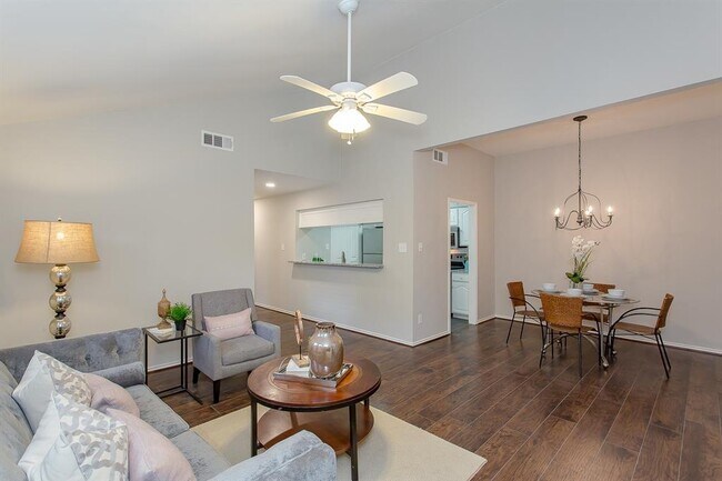 Foto del edificio - 6326 Winton St