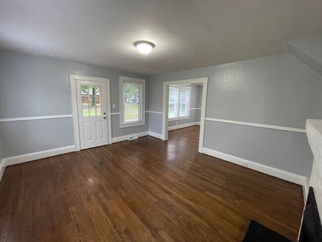 Foto del edificio - 3 bedroom 1 bathroom house