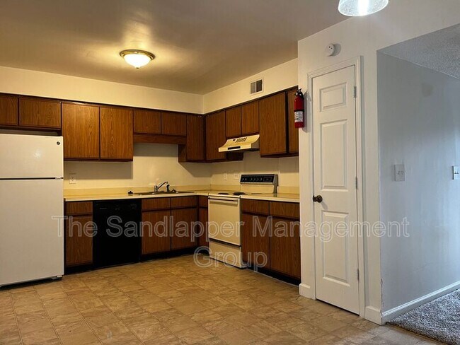 Foto del edificio - 2446 Woodstock Ave