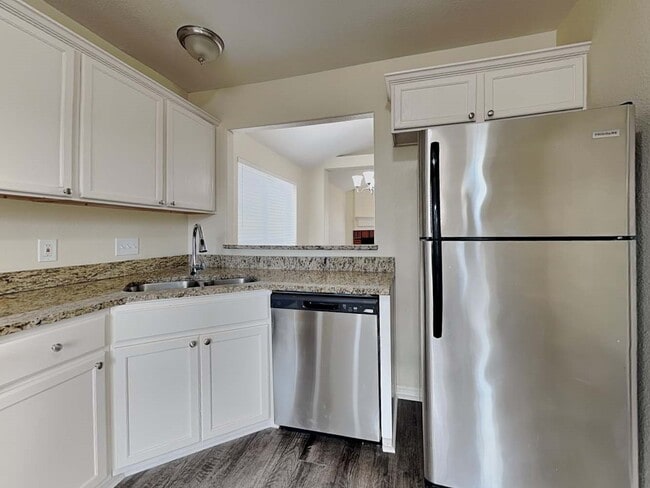 Foto del edificio - 6002 Lone Prairie Way