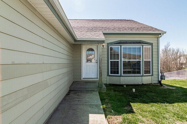 Foto del edificio - 4 Bedroom 3 Bathroom pet friendly home