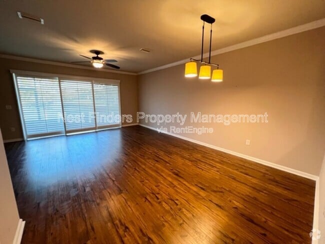 Building Photo - 6937 Woody Vine Dr