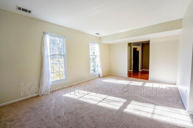 Building Photo - 5533 Dunsmore Rd