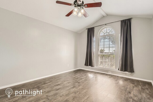 Foto del edificio - 505 N Kreymer Ln