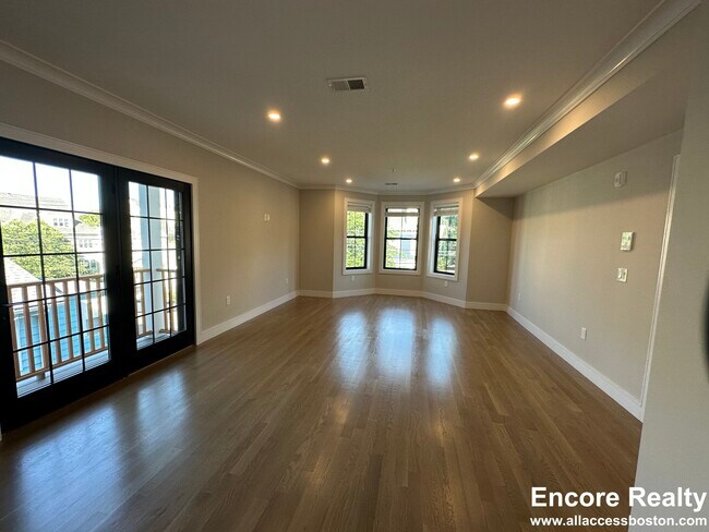 Building Photo - 274 Lamartine St