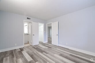 2BR, 2BA - 1,200SF - Lake Arjaro Apartments