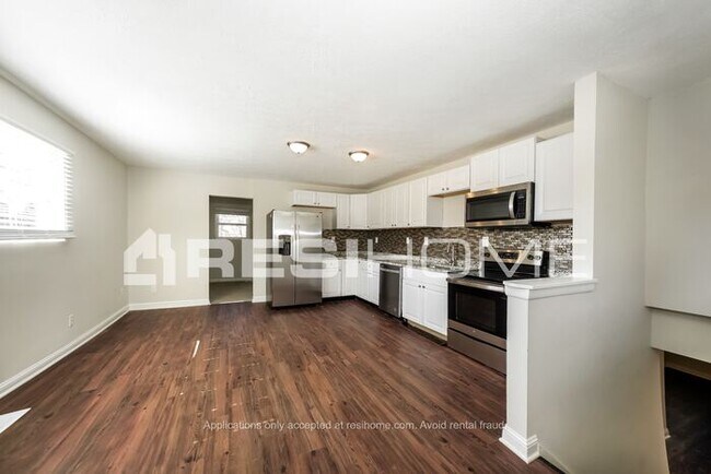 Foto del edificio - 4942 Carry Back Lane