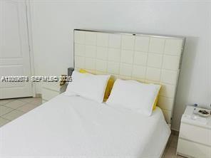 Foto del edificio - 8906 W Flagler St