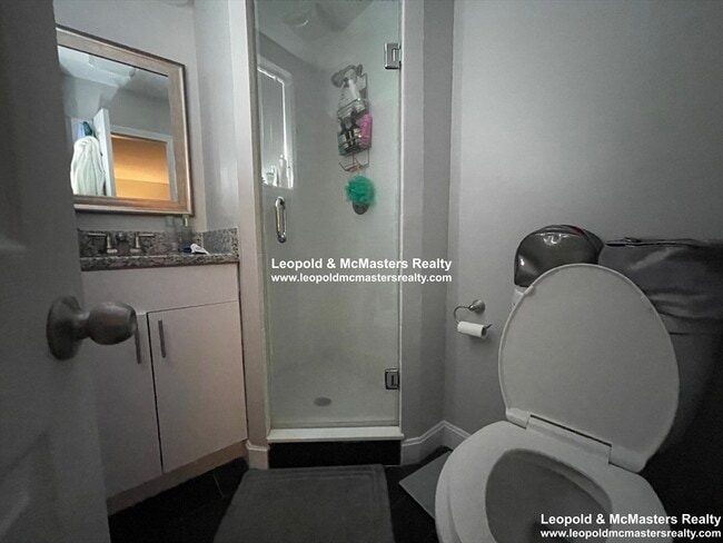 Building Photo - 811 Washington St