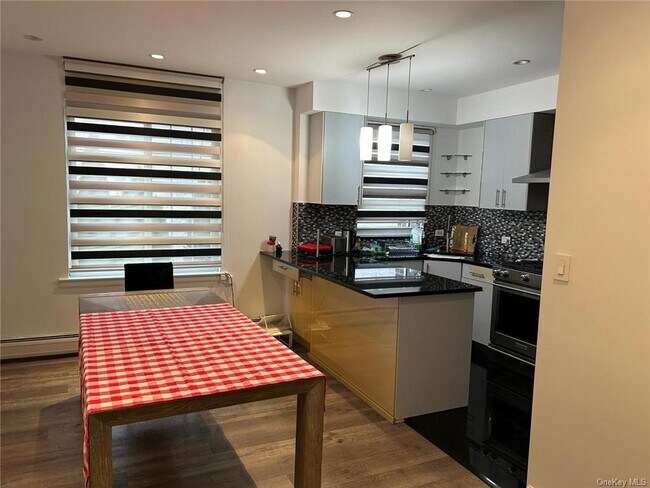 Foto del edificio - 48-24 42nd St