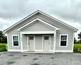Building Photo - 340 Woods Rd