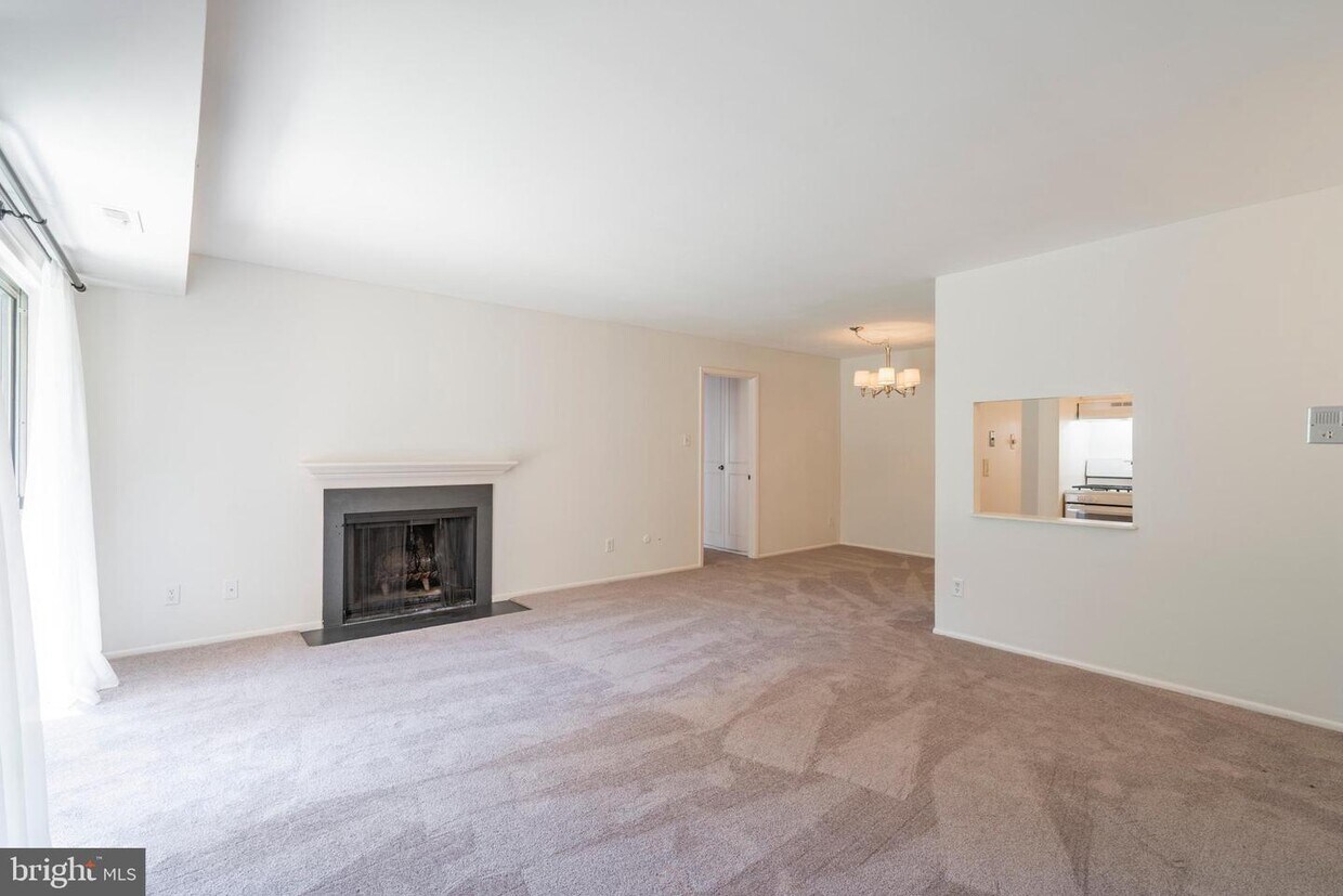 451 Old Crossing, Devon, PA 19333 Room for Rent in Devon, PA