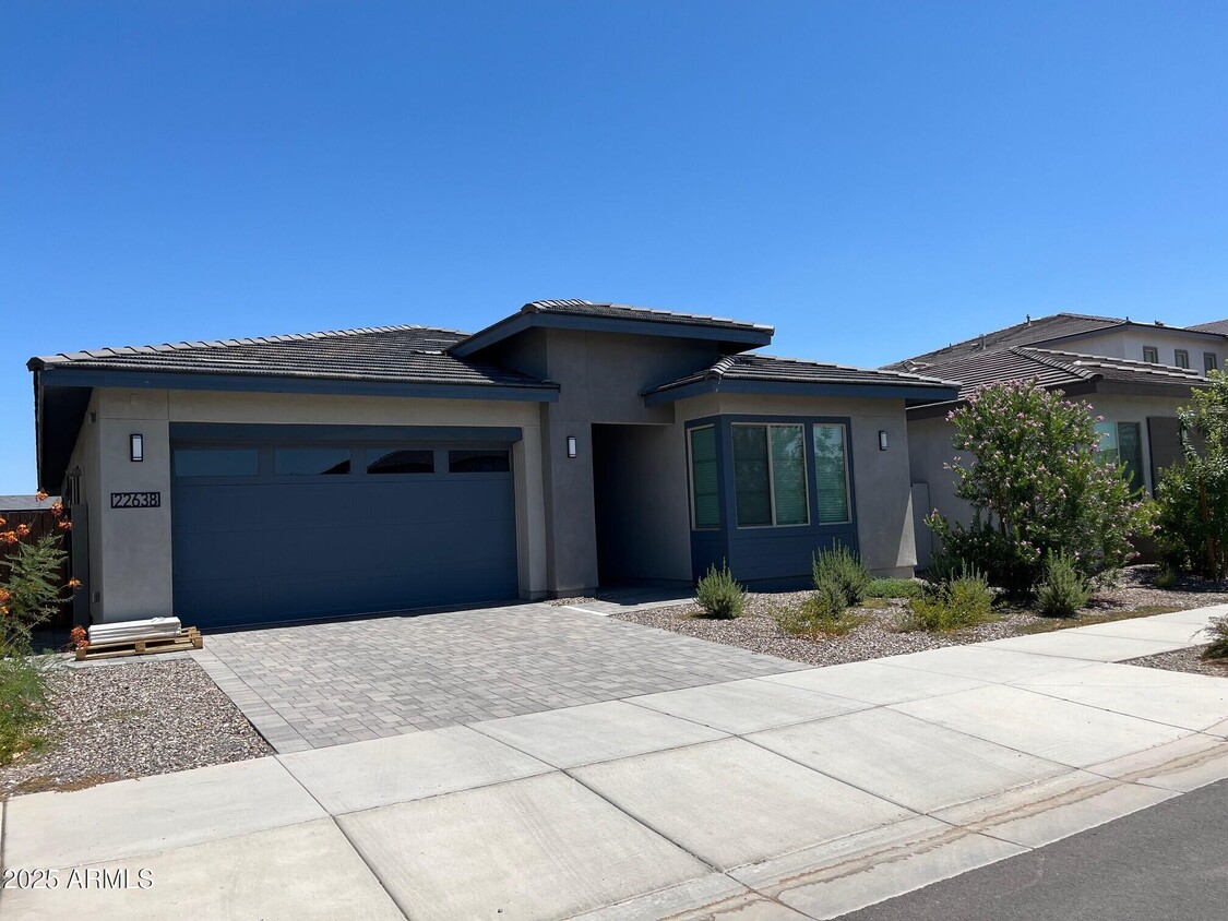 Primary Photo - 22638 E Saddle Way