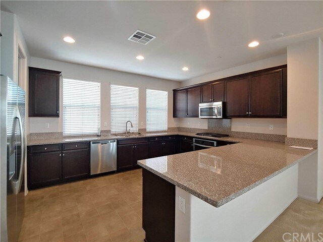 Building Photo - 1341 W Orange Blossom Way