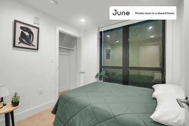 Building Photo - Room in Shared 3 bed/2 bath home in Dupont Circle