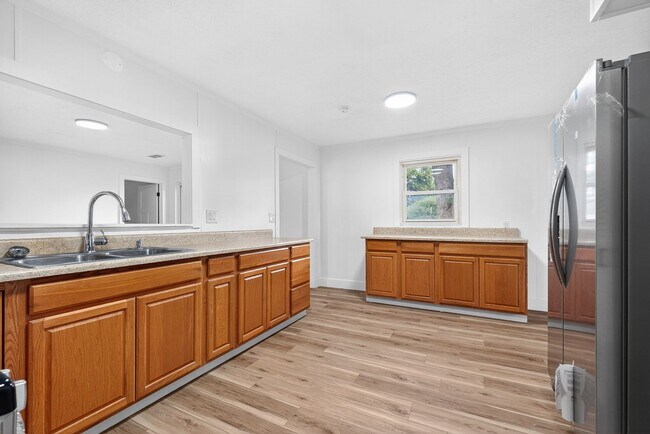 Building Photo - Beautifully Renovated 3BR Ranch w/ Garage, Covered Patio & Fenced Yard