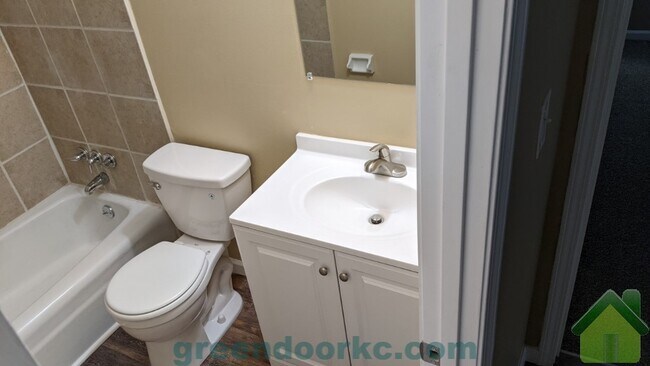 Foto del edificio - 1427 E Haven Ln
