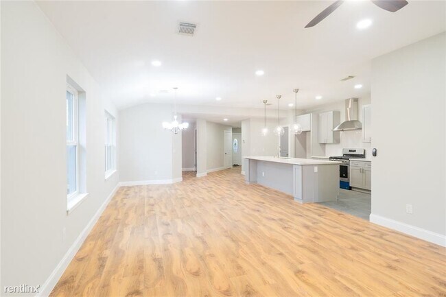 Foto del edificio - 3 br, 2 bath House - 19714 Bluff Canyon Way