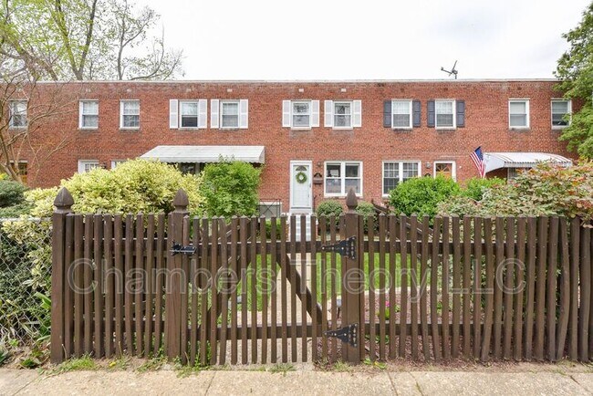 Foto del edificio - 629 S Henry St