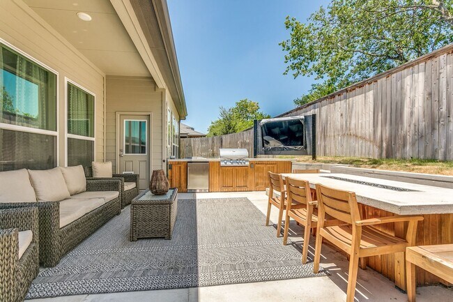 Foto del edificio - 4-BEDROOM IN COPPER BRANCH